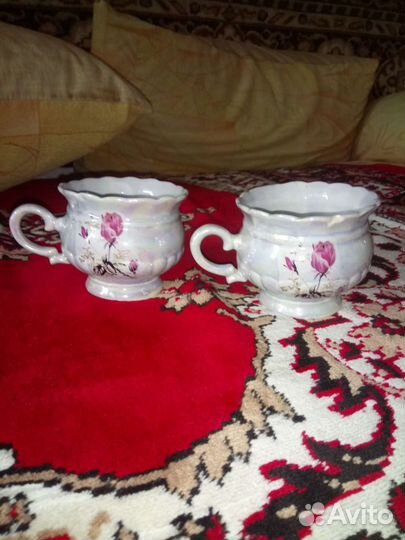 Кувшины или кофейники+пара чашек