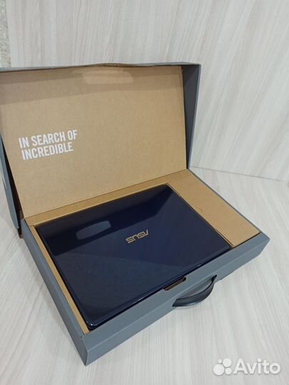 Ноутбук Asus в коробке