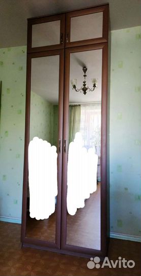Шкаф с зеркалом