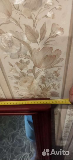 Деревянная рама с зеркалом