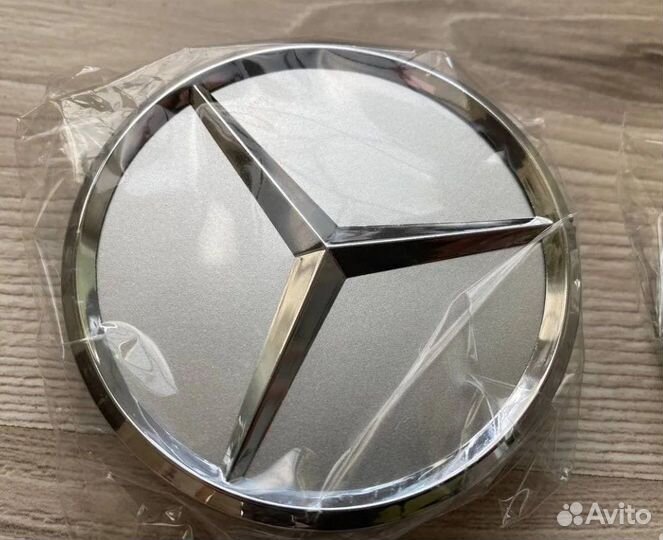 Новые колпачки в диски Mercedes-Benz