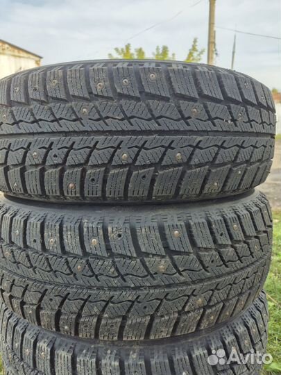 Landsail Ice Star IS33 215/65 R16