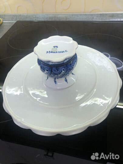 Тортовница на ножке гжель