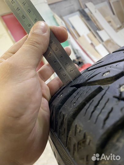 Yokohama IceGuard Stud IG65 215/65 R16 102T
