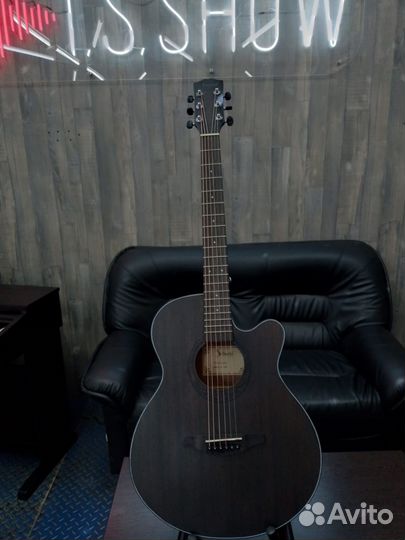Акустическая гитара