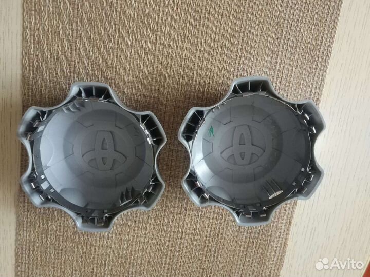 Колёсный колпакToyota Hilux 05-15г оригинал