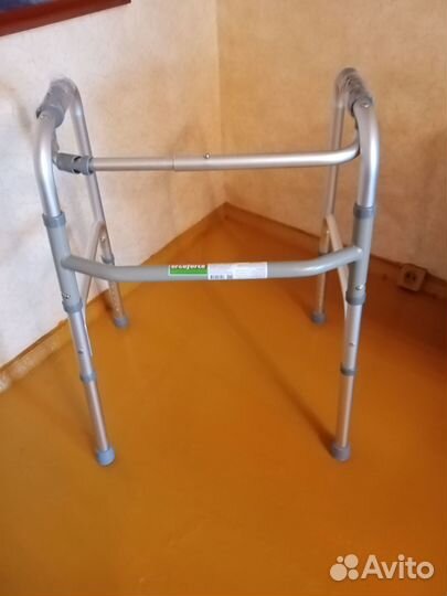 Ходунки для инвалидов и пожилых людей