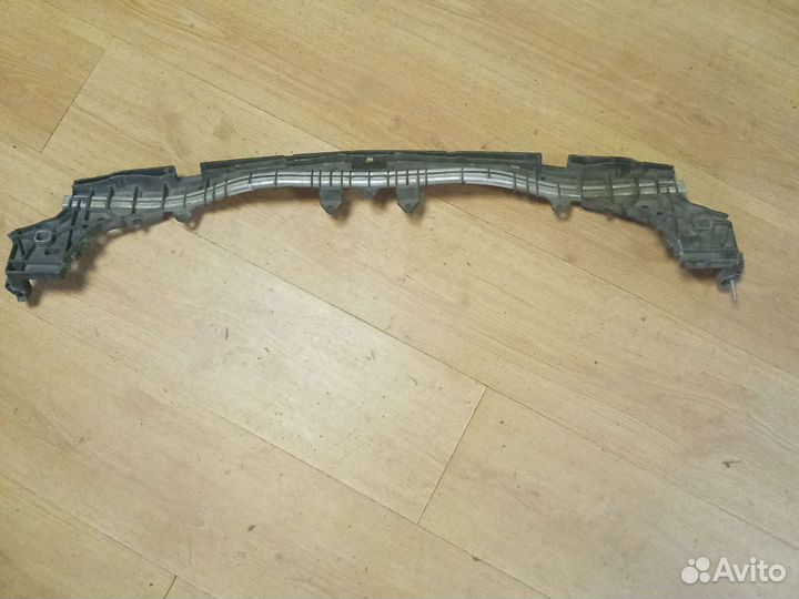 Кронштейн радиатора Mersedes Benz C-class