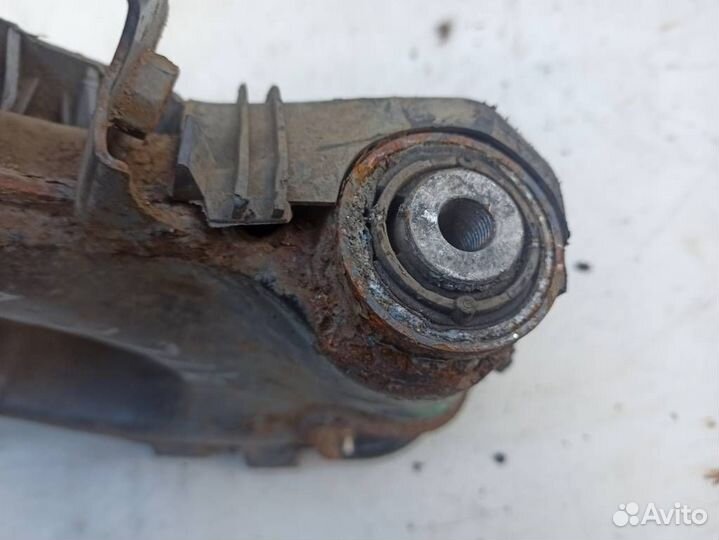 Рычаг задний нижний левый