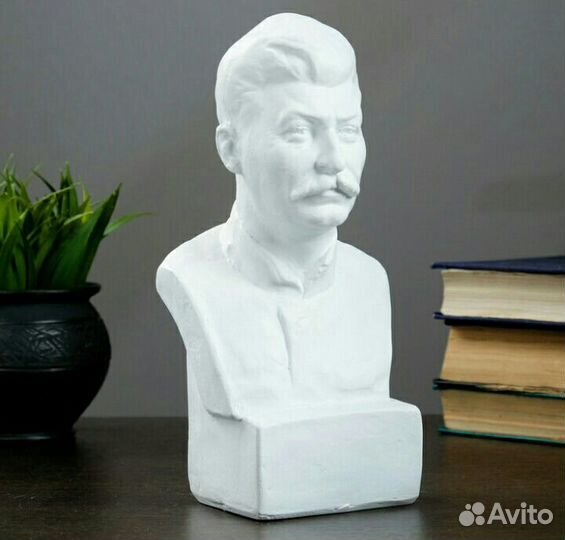 Новый бюст Сталина, Ленина, Путина и др