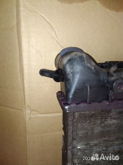 Радиатор Фольксваген Поло 1.6 cfna 2012г.в