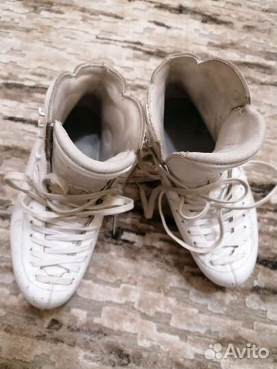 Фигурные коньки risport