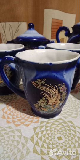 Сервиз чайный: чашки, чайник, сахарница