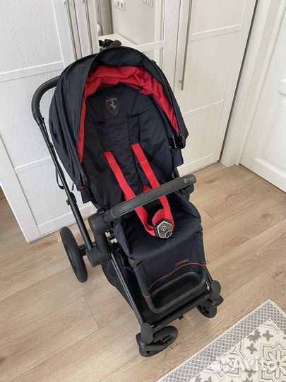 Дизайнерская коляска Cybex Priam III Ferrari