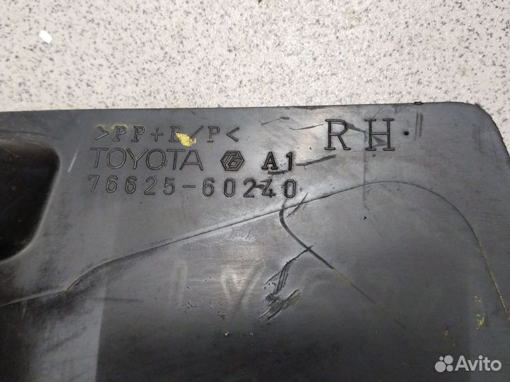 Брызговик Лексус Lx 570 задний правый 08-11