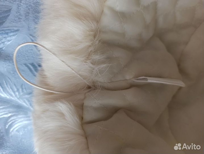 Новая зимняя, красивая женская шапочка