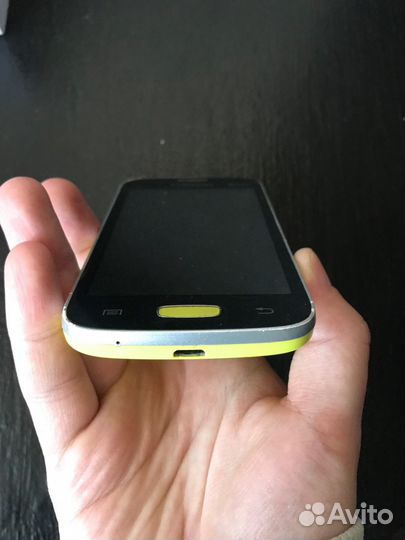 Телефон Samsung