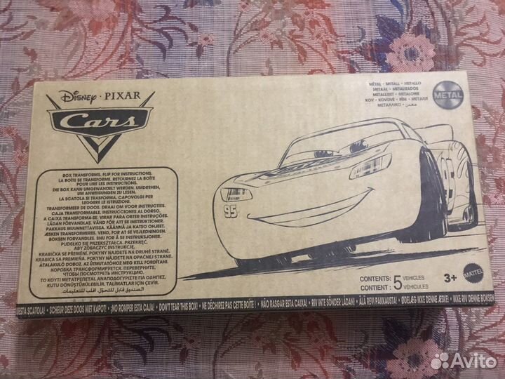 Шесть коробок от кукол и машинок