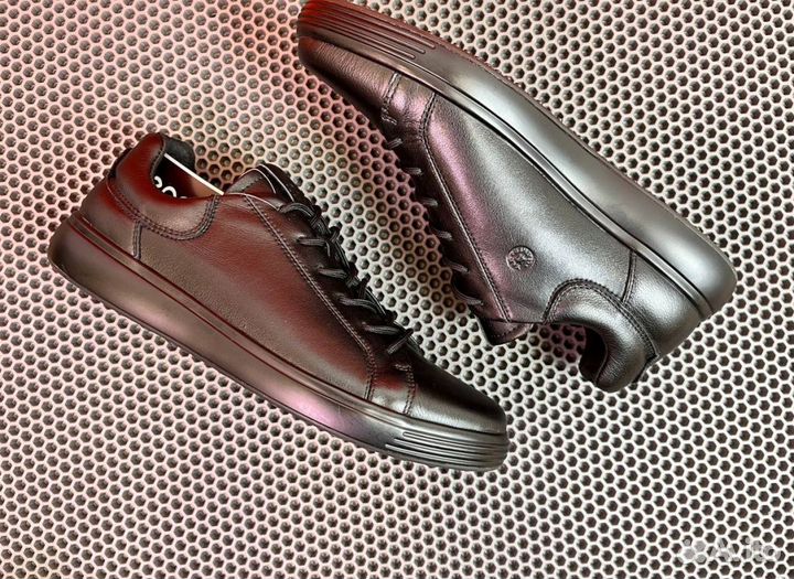 Кроссовки Ecco легкие