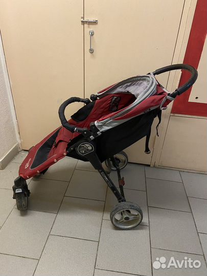 Коляска прогулочная