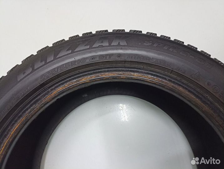 Bridgestone Blizzak Spike-01 205/55 R16
