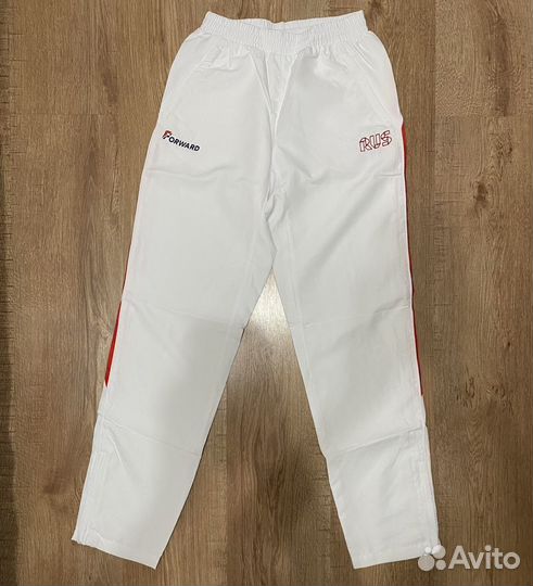 Спортивный костюм женский