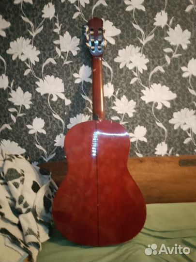 Классическая гитара шестиструнная
