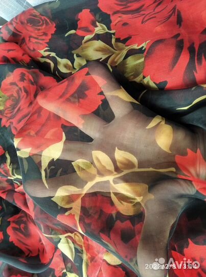 100 шелк (Китай). Ширина 140 см. Длина 370 с