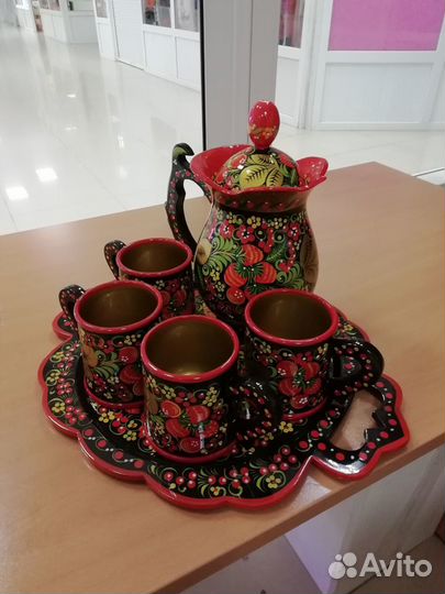 Хохлома посуда и матрешки