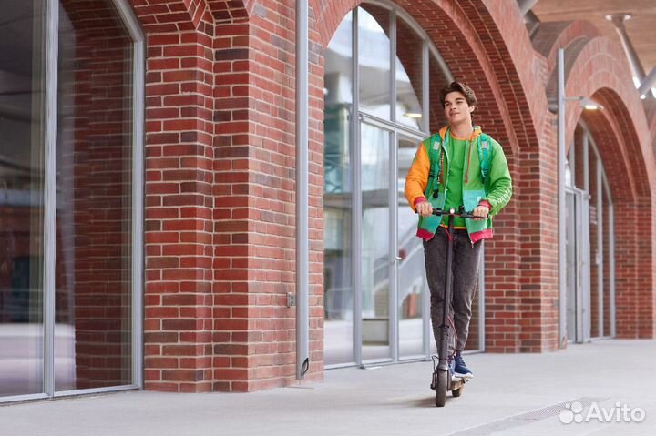 Курьер на самокате