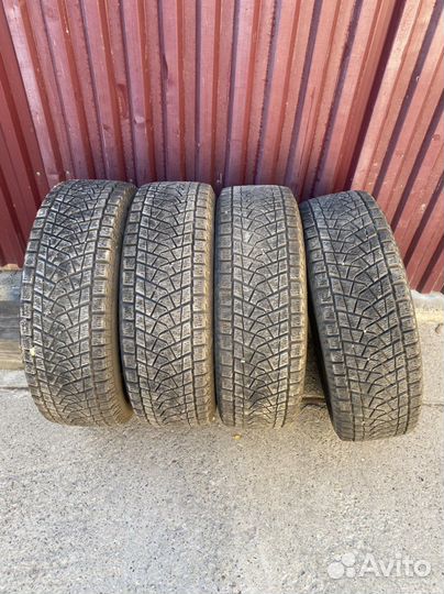 Bridgestone Blizzak DM-V2 235/65 R17