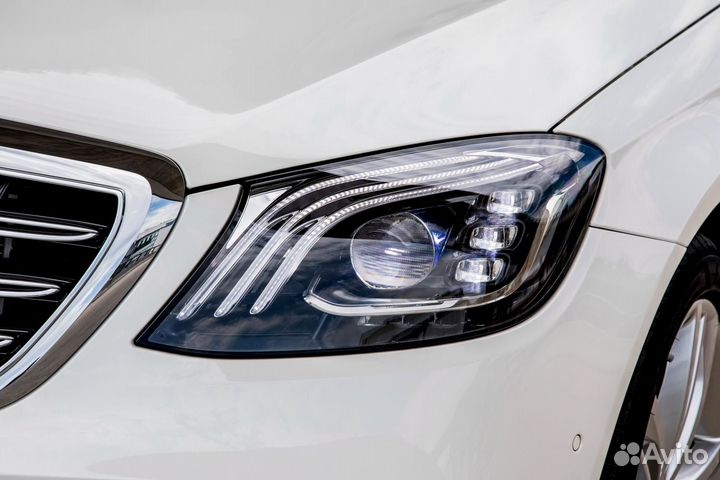 Стекло фары Mercedes / Новые стекла на Мерседес