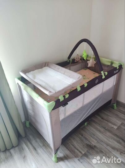 Детская кроватка манеж с матрасом и пеленальным