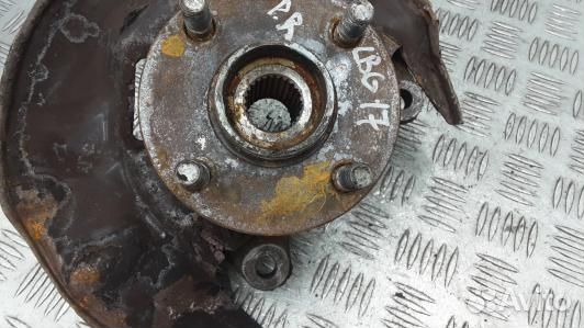 Ступица передняя правая toyota corolla E12 (LBG17N