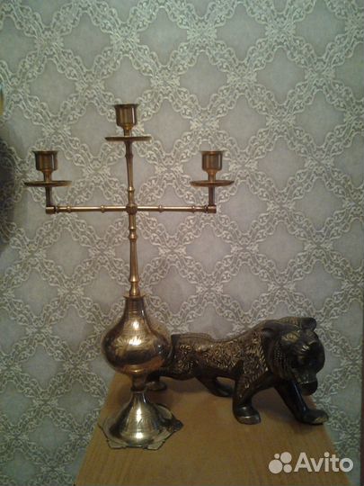 Бронзовый подсвечник и фигурка + китайские фигурки