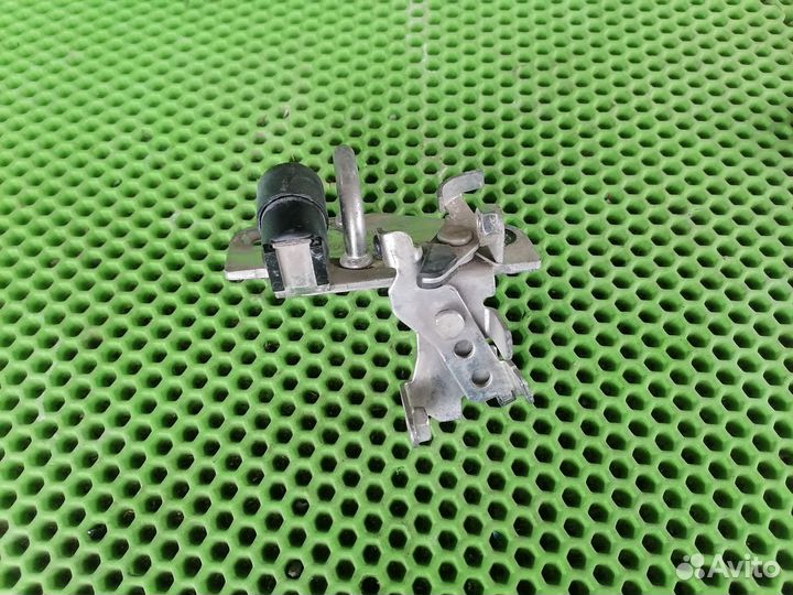 Замок багажника Шкода Фабия 1