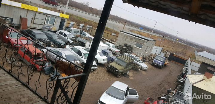 Переднее левое стекло ваз 2115