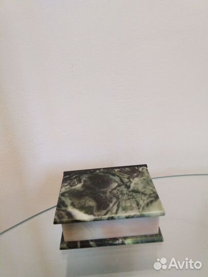 Малахитовая шкатулка + самоцветы в подарок