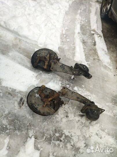 Skoda superb 2 цапфа задняя кулак