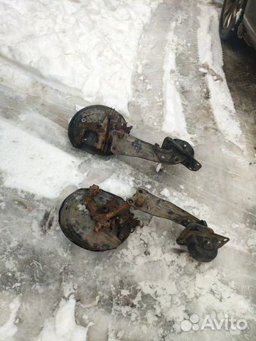 Skoda superb 2 цапфа задняя кулак