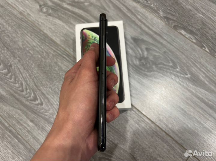 Телефон iPhone XS Max