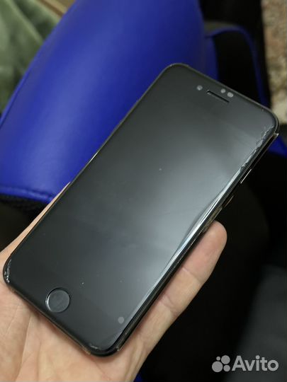 Телефон iPhone 7 32г