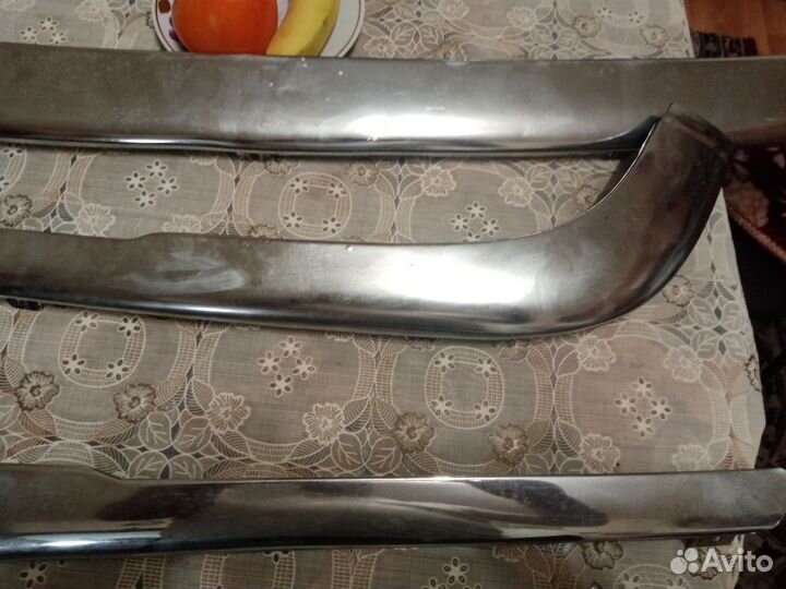Хром на бампер газ 31105