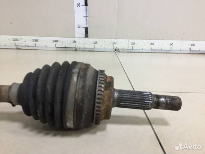 Привод левый передний Toyota Camry