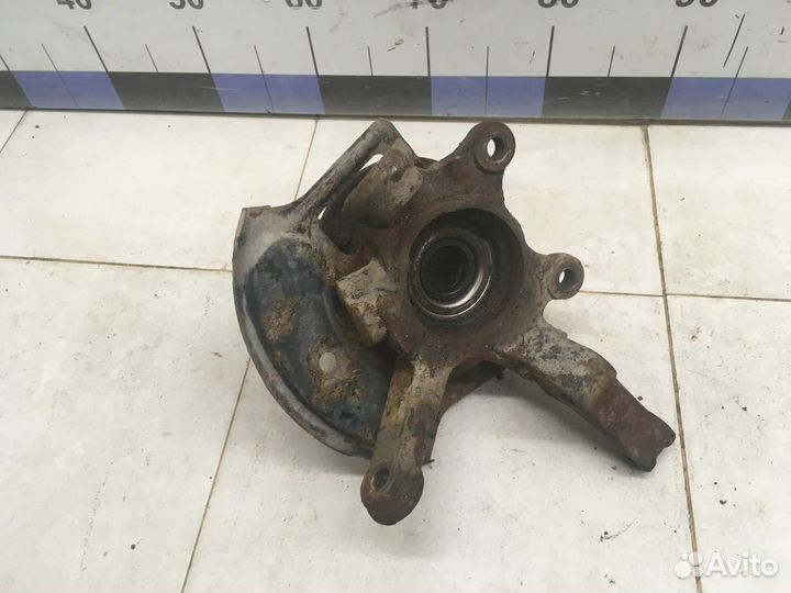 Кулак поворотный передний правый Almera Classic (B