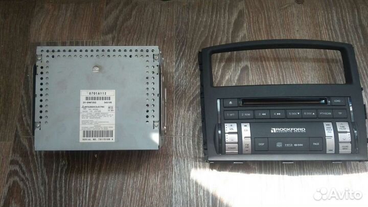 Штатная магнитола Мицубиси Паджеро 4