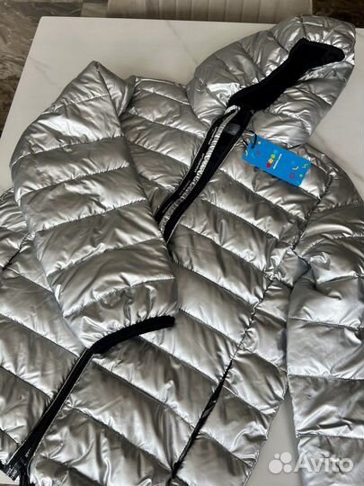 Куртка демисезонная новая 152