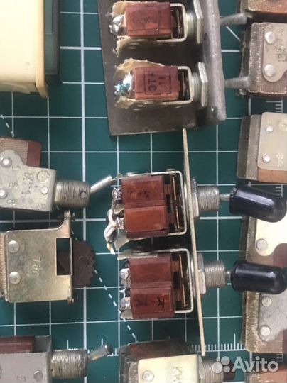 Микропереключатели и тумблеры