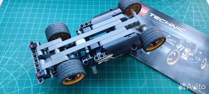 Lego Technic 42046 (автомобиль для побега)