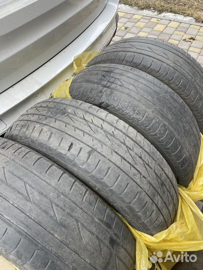 Continental ContiCrossContact AT 235/65 R17